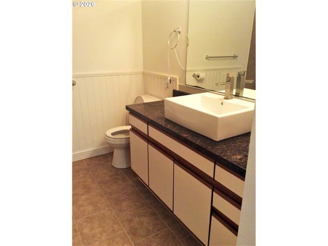 933 Se RENE Ave, Gresham, OR 97080