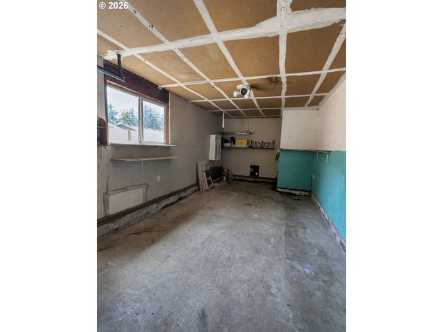 933 Se RENE Ave, Gresham, OR 97080