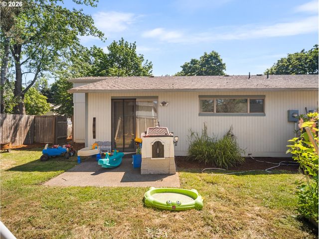 933 Se RENE Ave, Gresham, OR 97080