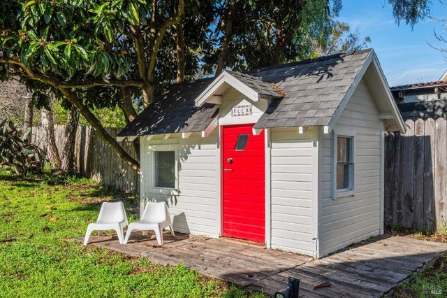 700 B St, Point Reyes Station, CA 94956