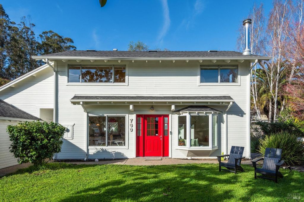 700 B St, Point Reyes Station, CA 94956