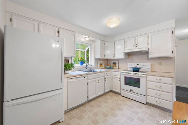 11 Concord Drive, East Granby, CT 06026