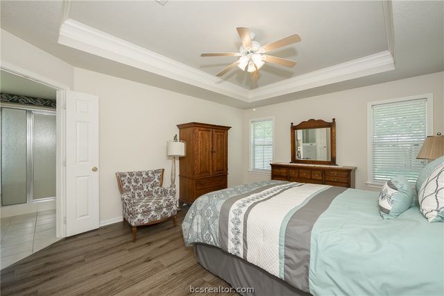 4607 Park Hollow Circle, Bryan, TX 77802