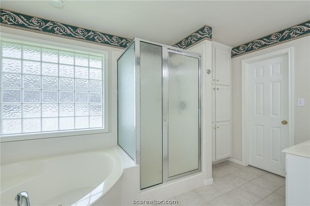 4607 Park Hollow Circle, Bryan, TX 77802