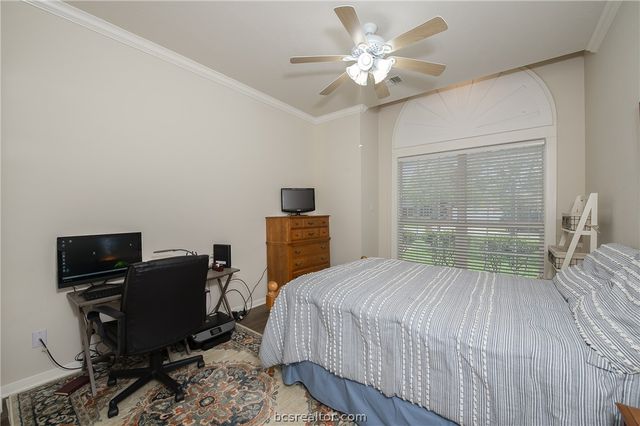 4607 Park Hollow Circle, Bryan, TX 77802