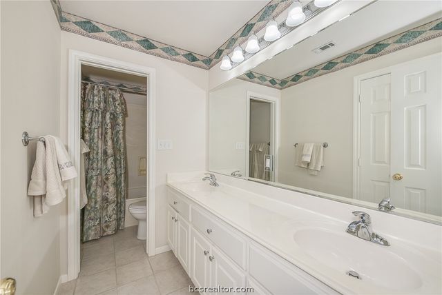 4607 Park Hollow Circle, Bryan, TX 77802