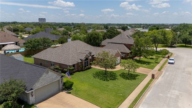4607 Park Hollow Circle, Bryan, TX 77802