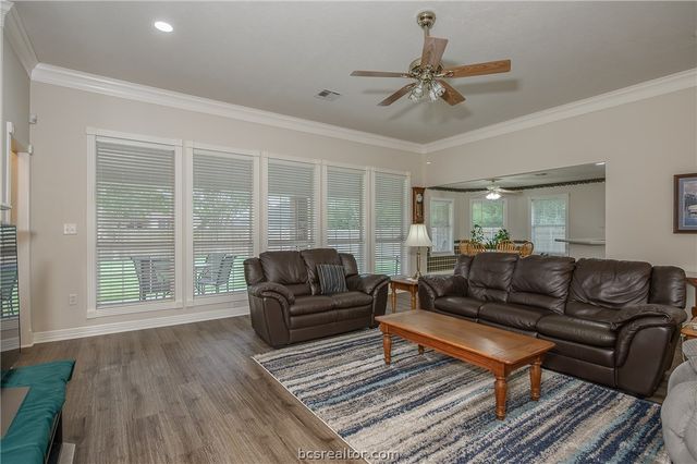 4607 Park Hollow Circle, Bryan, TX 77802
