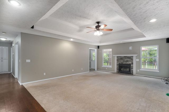 5757 S Foxboro Trail, Springfield, MO 65804