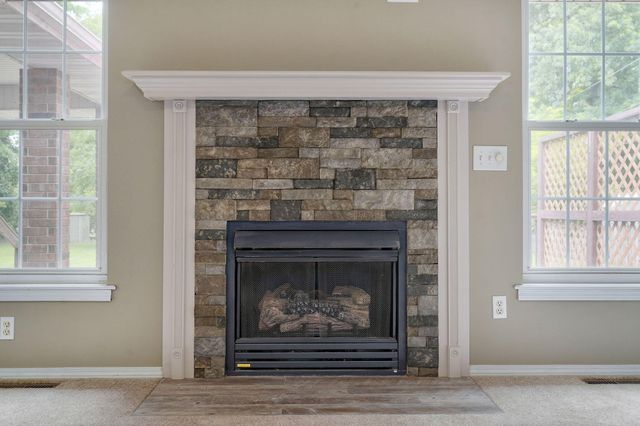 5757 S Foxboro Trail, Springfield, MO 65804