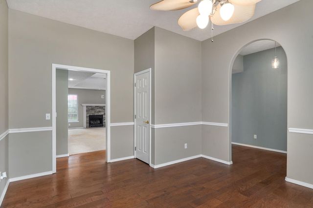5757 S Foxboro Trail, Springfield, MO 65804