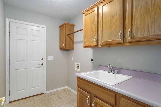 5757 S Foxboro Trail, Springfield, MO 65804