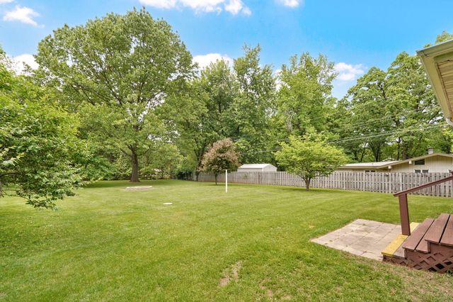 5757 S Foxboro Trail, Springfield, MO 65804