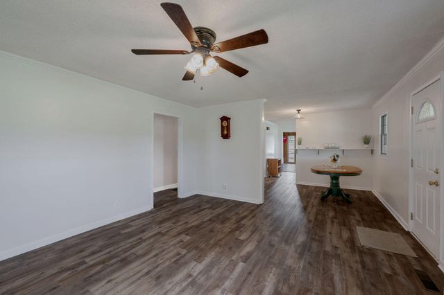 1041 Round Pond Road, Lafayette, GA 30728