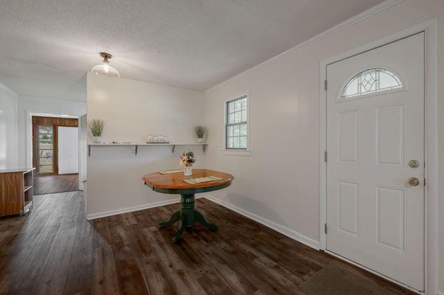 1041 Round Pond Road, Lafayette, GA 30728