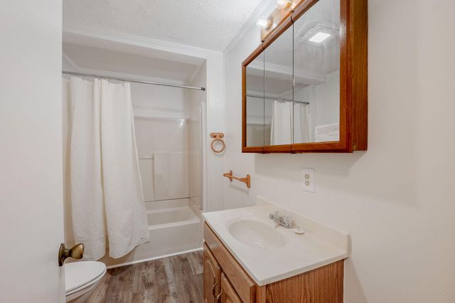 1041 Round Pond Road, Lafayette, GA 30728