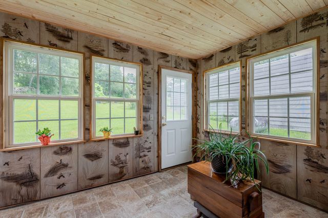1041 Round Pond Road, Lafayette, GA 30728