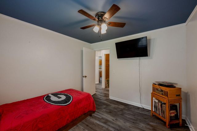 1041 Round Pond Road, Lafayette, GA 30728