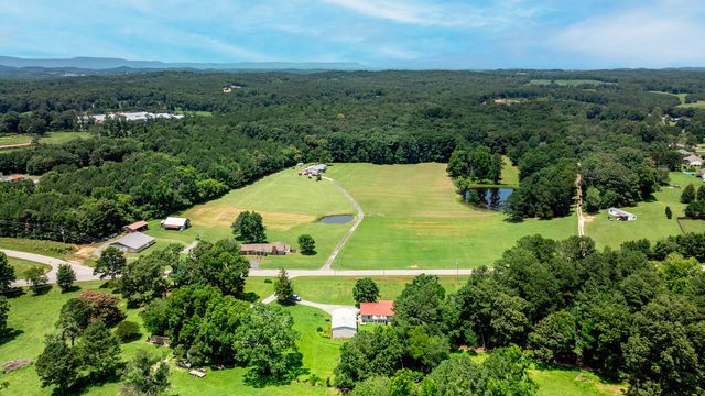 1041 Round Pond Road, Lafayette, GA 30728