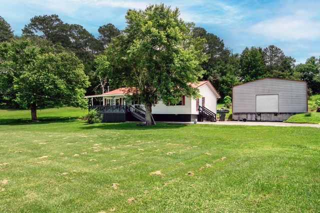 1041 Round Pond Road, Lafayette, GA 30728