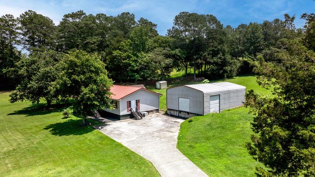 1041 Round Pond Road, Lafayette, GA 30728