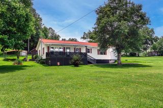 1041 Round Pond Road, Lafayette, GA 30728