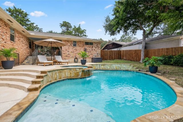 8324 Moorcroft Drive, Dallas, TX 75228
