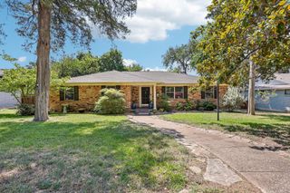 8324 Moorcroft Drive, Dallas, TX 75228
