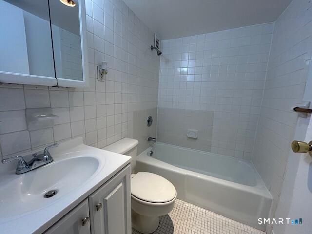 87 Glenbrook Road S, Stamford, CT 06902
