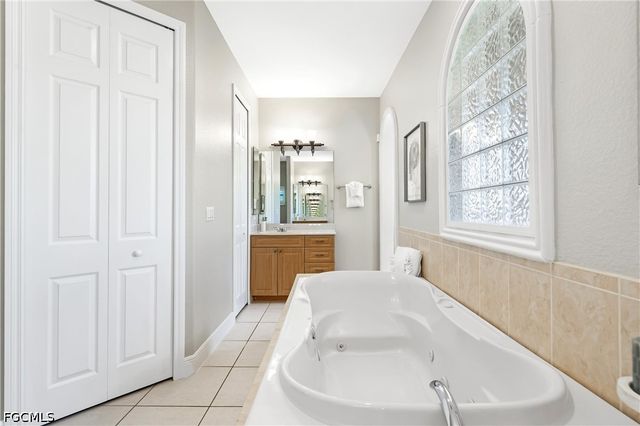 2817 SW 42nd LN, Cape Coral, FL 33914