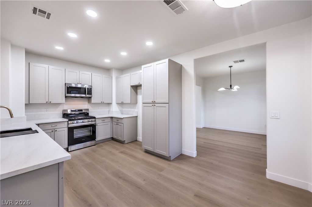 1001 Washington Oaks Street, Las Vegas, NV 89128 — photo 3