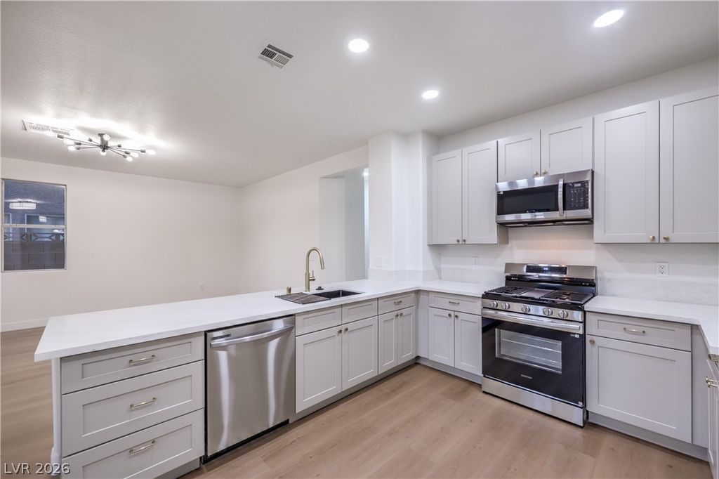 1001 Washington Oaks Street, Las Vegas, NV 89128 — photo 4