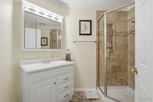 130 Holly Garden Drive, Ballwin, MO 63021