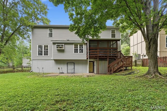 130 Holly Garden Drive, Ballwin, MO 63021