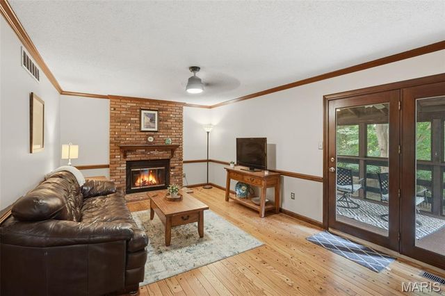 130 Holly Garden Drive, Ballwin, MO 63021