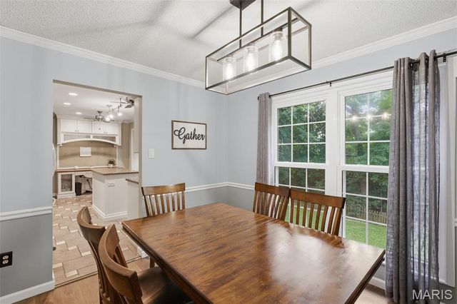 130 Holly Garden Drive, Ballwin, MO 63021