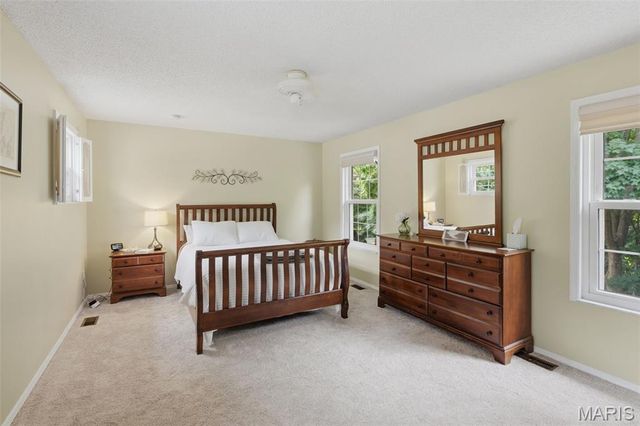 130 Holly Garden Drive, Ballwin, MO 63021