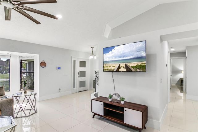 1685 SW Schleicher Lane, Port St. Lucie, FL 34984