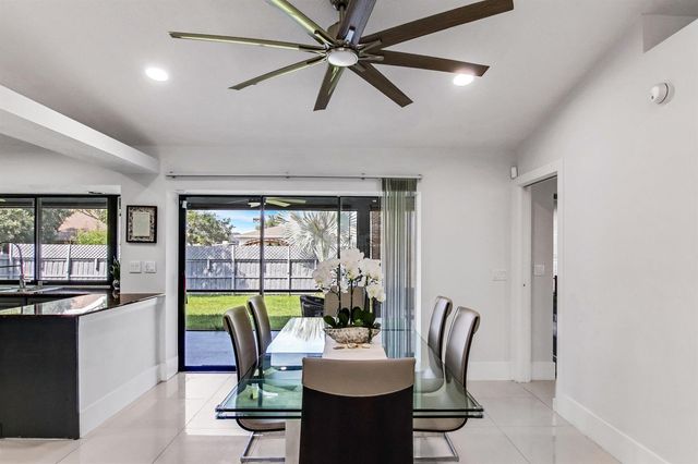 1685 SW Schleicher Lane, Port St. Lucie, FL 34984