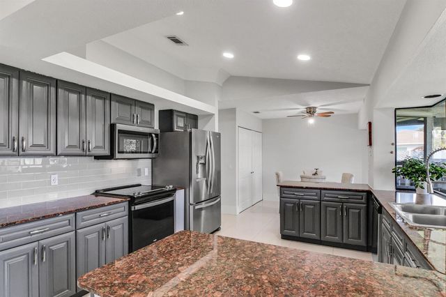 1685 SW Schleicher Lane, Port St. Lucie, FL 34984