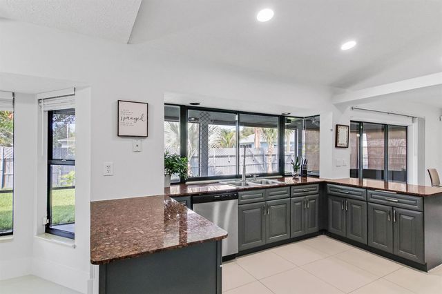 1685 SW Schleicher Lane, Port St. Lucie, FL 34984