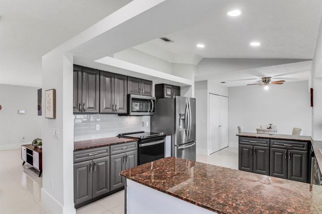1685 SW Schleicher Lane, Port St. Lucie, FL 34984