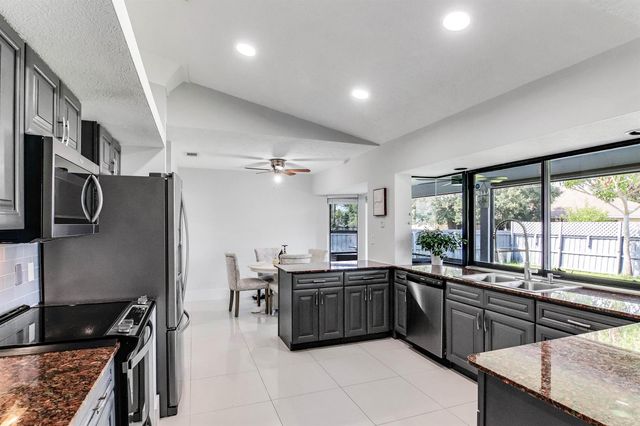 1685 SW Schleicher Lane, Port St. Lucie, FL 34984