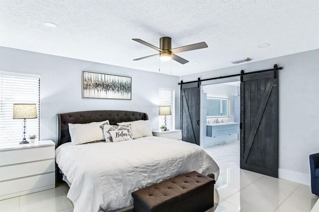 1685 SW Schleicher Lane, Port St. Lucie, FL 34984