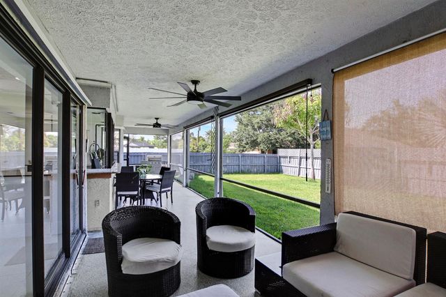 1685 SW Schleicher Lane, Port St. Lucie, FL 34984