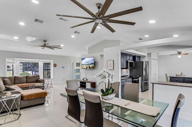 1685 SW Schleicher Lane, Port St. Lucie, FL 34984
