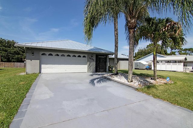1685 SW Schleicher Lane, Port St. Lucie, FL 34984