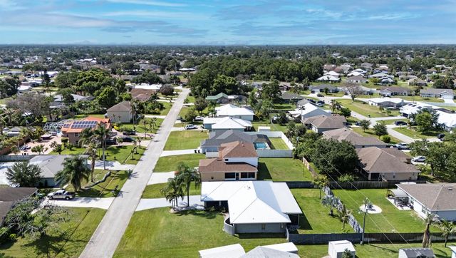 1685 SW Schleicher Lane, Port St. Lucie, FL 34984