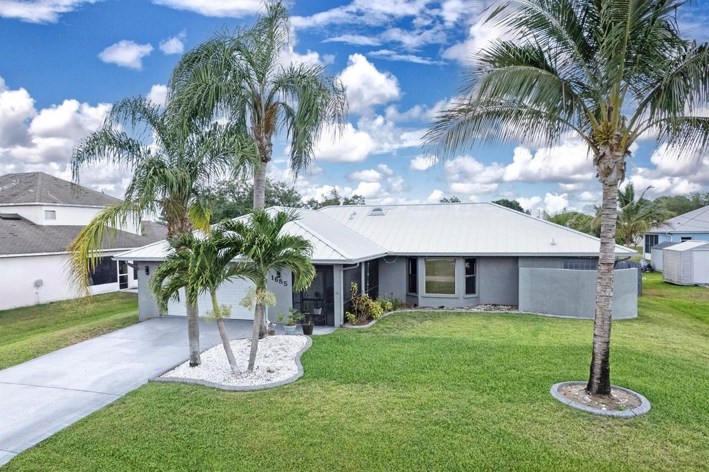 1685 SW Schleicher Lane, Port St. Lucie, FL 34984