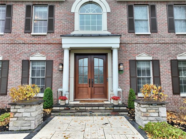 9 Lusk Farm Circle, Pittsford, NY 14534